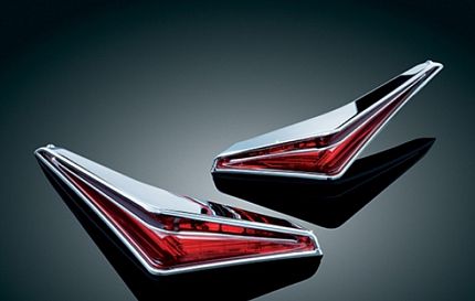 Накладка с подсветкой L.E.D. между боковыми и центральным кофрами (пара)