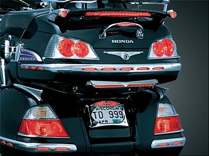 Накладка на низ заднего кофра с доп.светом габариты/стоп 01-10гг