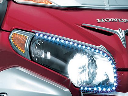 Накладка в уголки фар с белыми линзами и повторителями поворотников (пара)