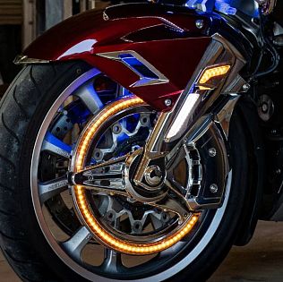 (Черный) Накладки на вилку с LED габаритами и повторителями поворотников (пара)