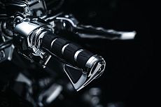 Ручки руля Kinetic™, стиль хром
