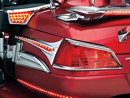 Акцент-хром на оптику центрального кофра GL1800, 01-05гг и 12-17гг (пара)