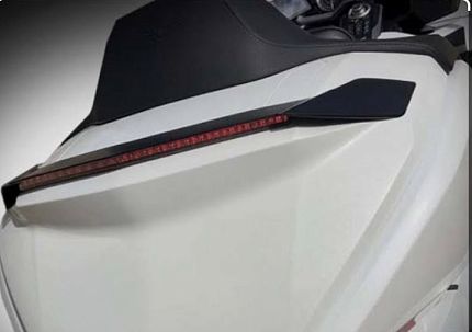 (Черный) Спойлер на центральный кофр GL18, 21-UP (гарарит/стоп/поворот)