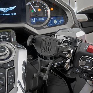 (Хром) Держ.смартф.с выносом Constrictor® для всех GL1800 (комплект с крепежом)