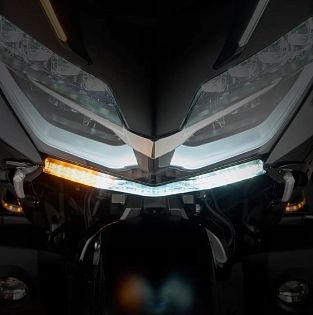 Накладки LED на передний обтекатель (габарит/поворот)
