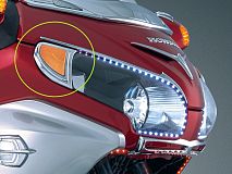 Накладка в уголки фар с белыми линзами и повторителями поворотников (пара)